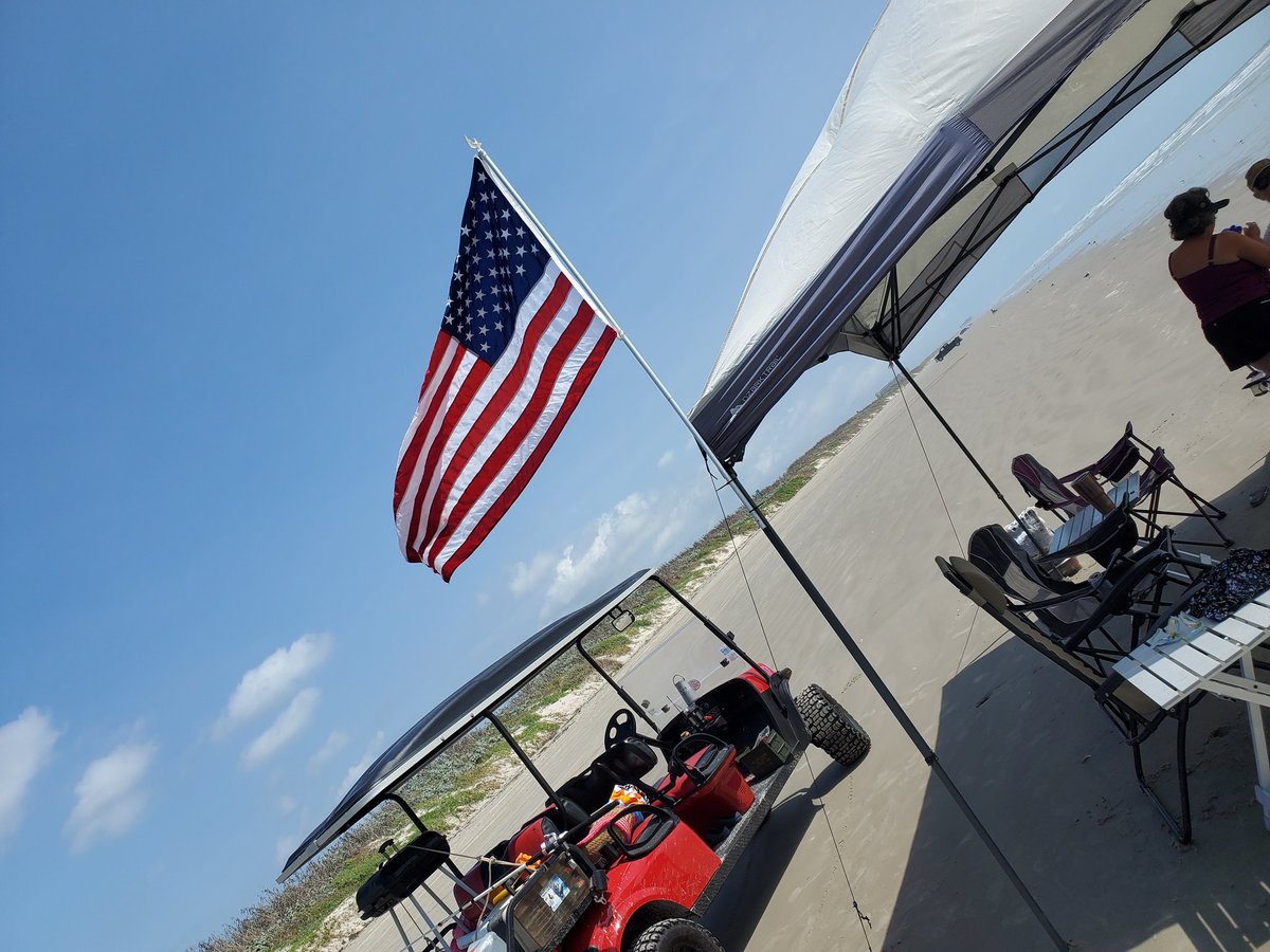 txbikeguy's tweet image. We don't start the #partyin' if the colors ain't #flyin'.