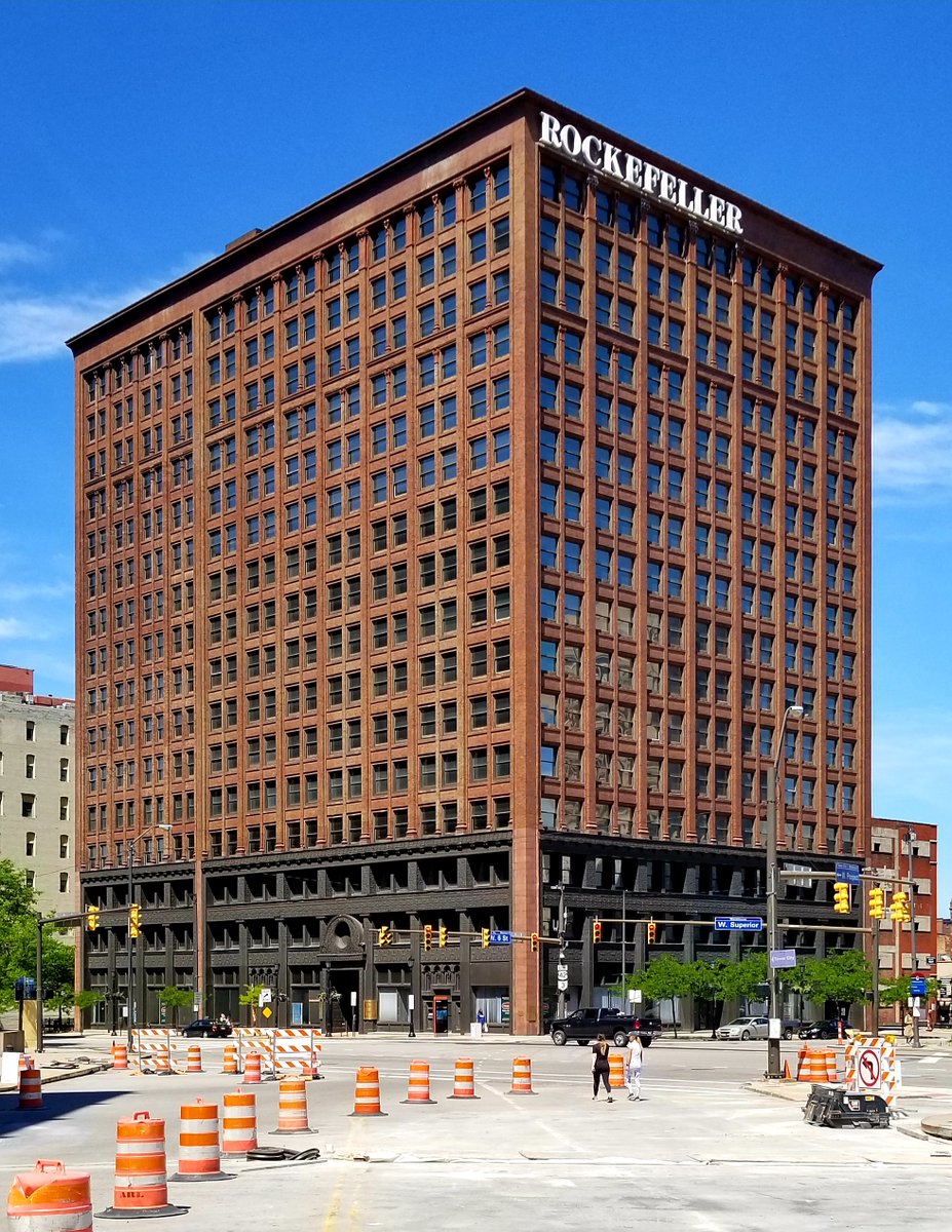 NeotransB's tweet photo. Rockefeller Building sold, new chapter begins
Sale of the historic @DowntownCLE building to Realty Dynamics Equity Partners & Wolfe Investments sets stage for conversion to housing, offices, retail next to @SherwinWilliams planned HQ.
https://t.co/OgZfZcAlDu @CityofCleveland https://t.co/GqpO3sCzgW