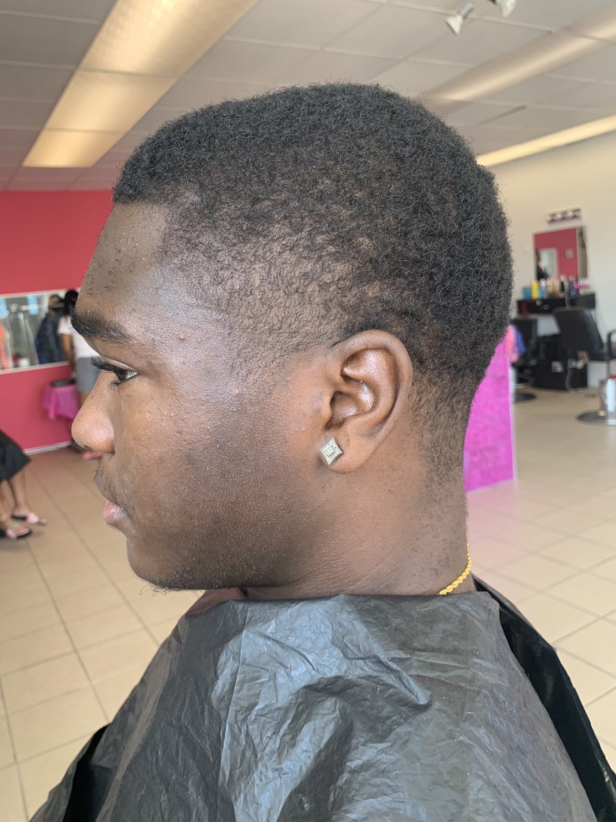 Jerm_did_it's tweet photo. My brother let me practice before I was nice π―ππ#2020 #barber #jerm_did_it #dabarber #onelove #detroitbarber #haircut #tapper #dreadlocks #thebarberpost #detroit #fadehaircut #barbershop #tapperedcut. https://t.co/M5eC6BXsHw https://t.co/YADRHbbrNL