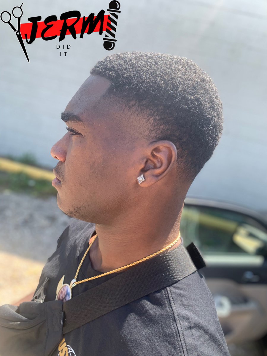 Jerm_did_it's tweet photo. My brother let me practice before I was nice π―ππ#2020 #barber #jerm_did_it #dabarber #onelove #detroitbarber #haircut #tapper #dreadlocks #thebarberpost #detroit #fadehaircut #barbershop #tapperedcut. https://t.co/M5eC6BXsHw https://t.co/YADRHbbrNL