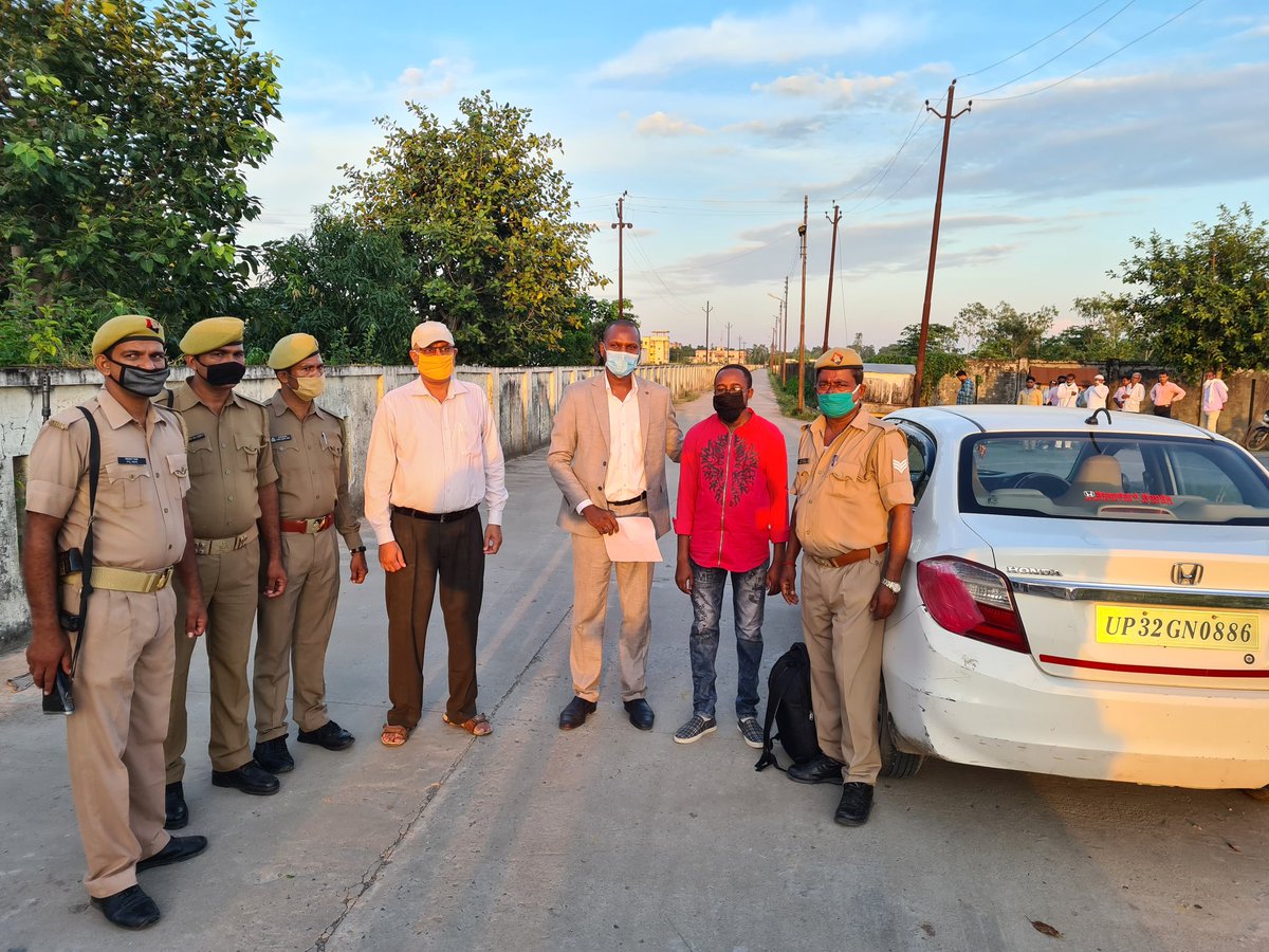 hisseinthiam's tweet image. Les négociations avec le tribunal de la ville de Maharaganj, Etat federal de Uttar Pradesh, ont abouti par le paiement des pénalités, signature d'un accord de rapatriement et la libération du compatriote Youssouf Mahamat Allamine (en rouge). Il rentrera par vol spécial le 29 août