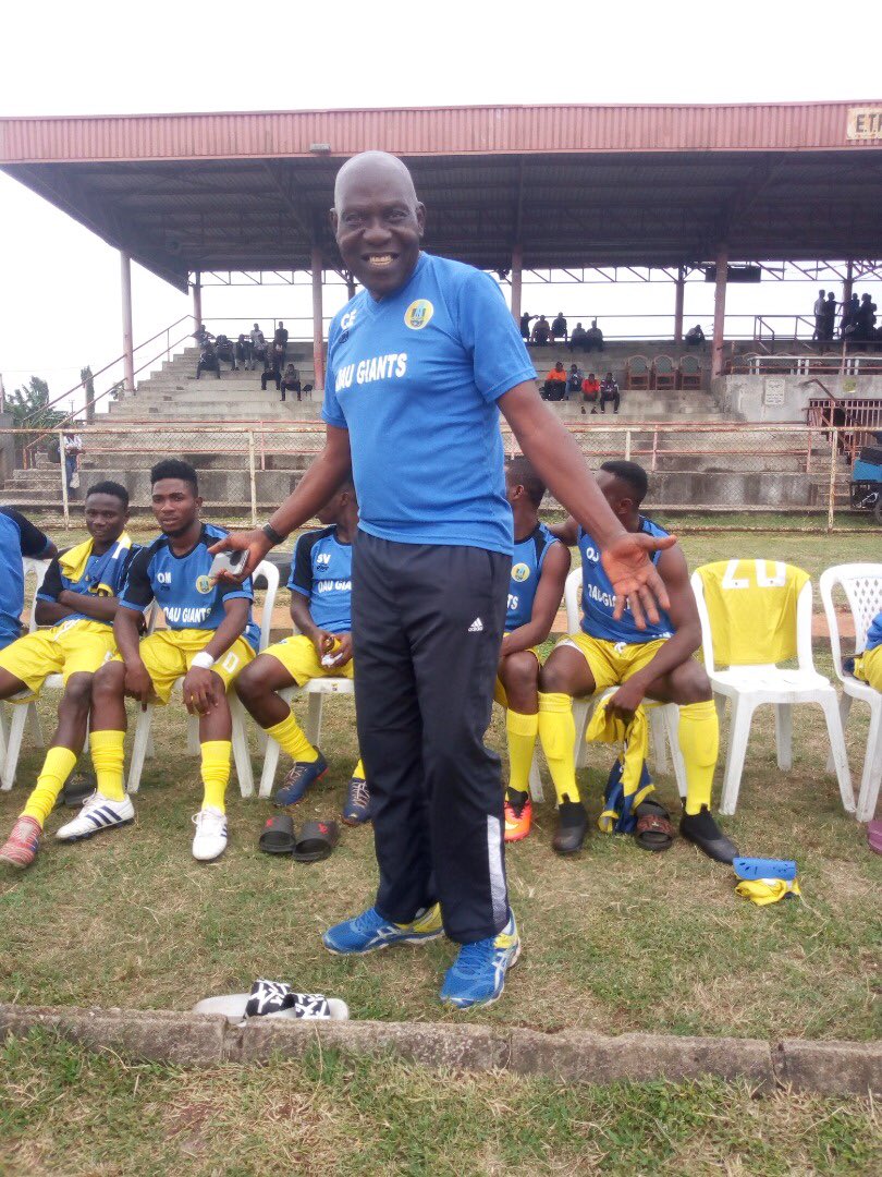 OAUGiants's tweet photo. A little throwback to #HiFL2019
@OAUGiants vs LASU Blazers
Fr1- Slay #CoachChike
Fr2- Celebrating Bobo’s goal before halftime
Fr3- Halftime team talk with #CoachDennis
Fr4- FT jubilation.
FT Score (2-1) but we won on Away goals rule (2-2)
How many RTs for this?
#OAUGiants https://t.co/JofQh5QZeR