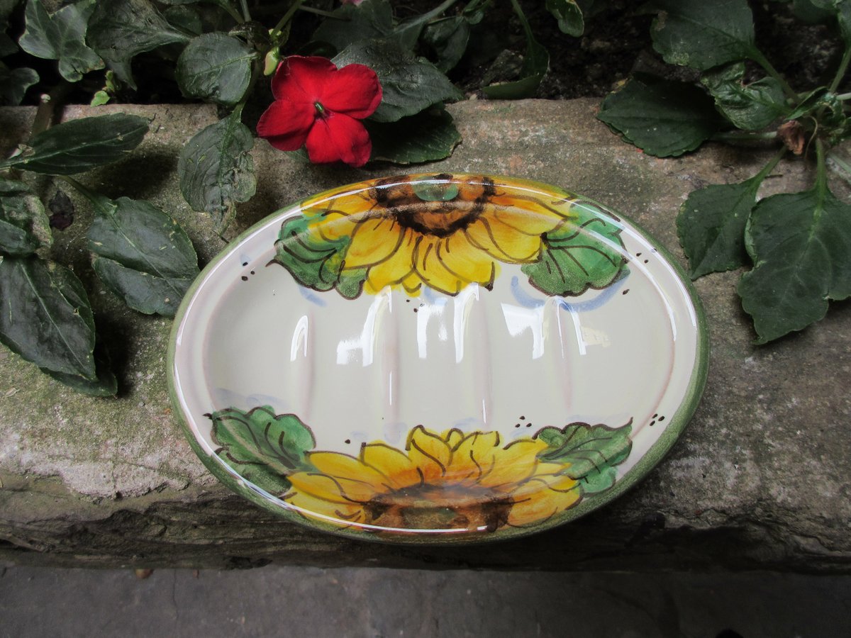 Here for you soap dish, too!!! #etsy: Tuscan soap dish handmade, hand painted with lemons, sunflowers designs etsy.me/34AgaZX #beige #nozze #halloween #blu #datavolo #handmadedish #handpaintedtray #ovaldish #soapdish