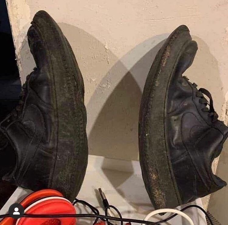 lukesmith031's tweet photo. Love these shoes man, must have, same pair since 3rd year #ABitTight #ifitsnotightitsnotright https://t.co/5FBSkLHebA