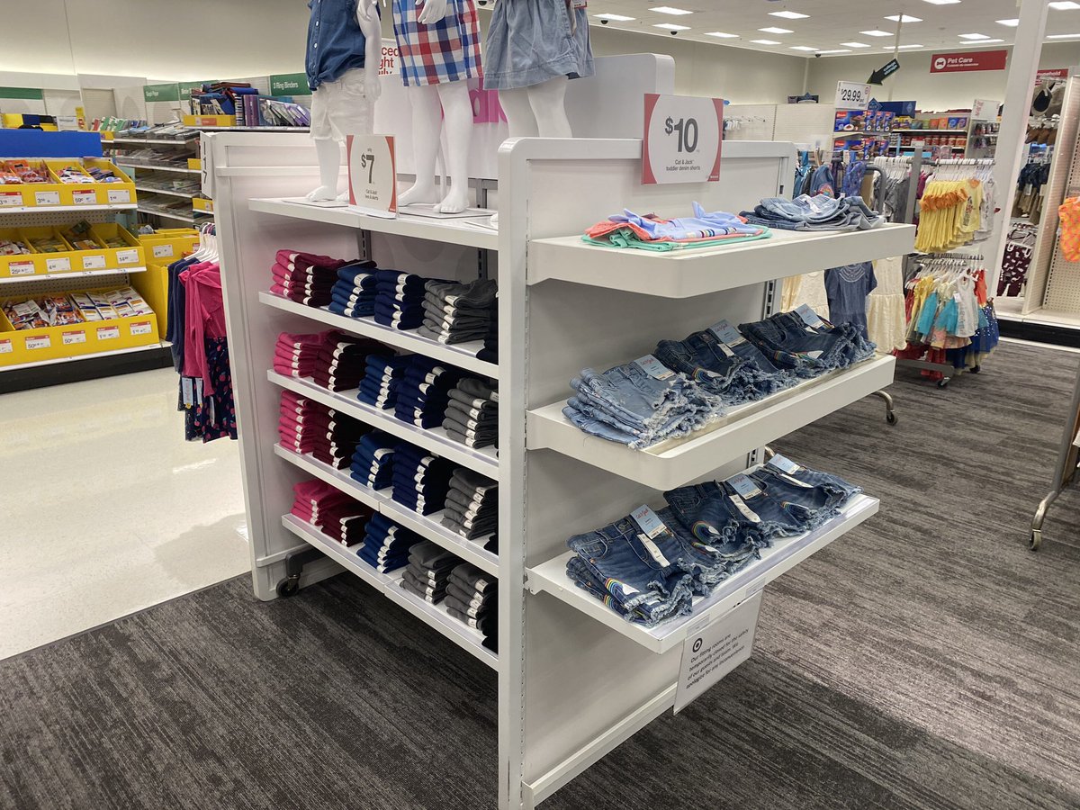 AllisonCrilly2's tweet photo. Infants DBO Melissa driving an incredibly branded space for moms, dads, and everyone who loves spoiling their little ones! #T2210 @TerryTh08713894 @nikihcopeland @aldenkooken https://t.co/YSpfvGPBaI