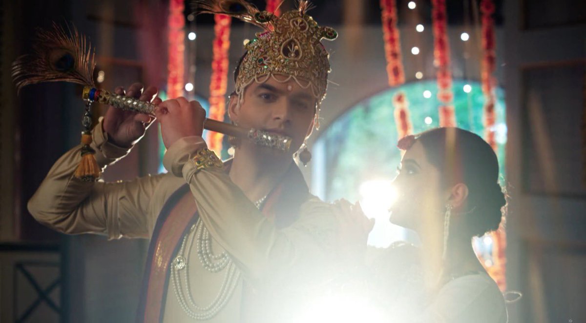 fangirldiv's tweet photo. Rahegi sada yaha 
Pyaar ki ye dastaan
Sunegi sada jise
Ye zameen aasmaan
#KairaHitsMagical1111 https://t.co/95BhcwITr5