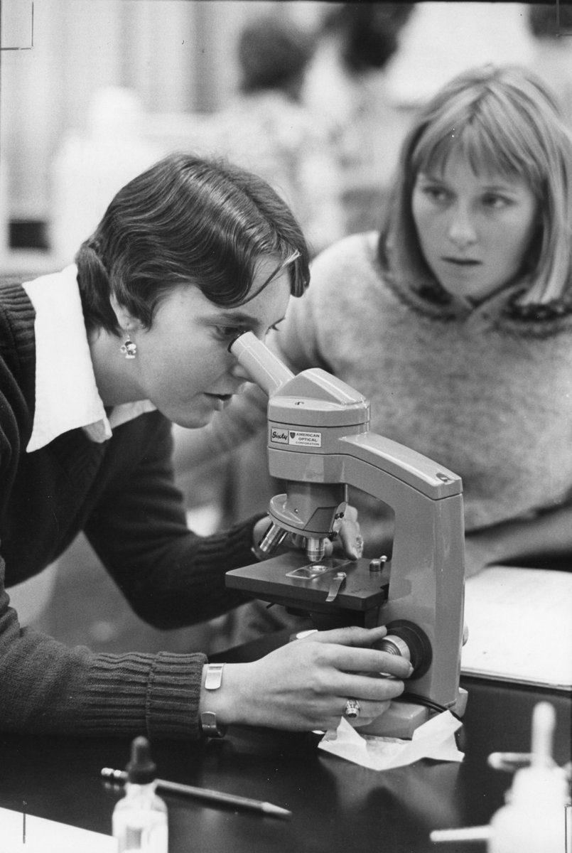 cac_bgsu's tweet image. It's hard to believe it, but the semester is underway. Here's hoping it's filled with many discoveries, in the lab and beyond! #BGSU #ForwardFalcons #TBT