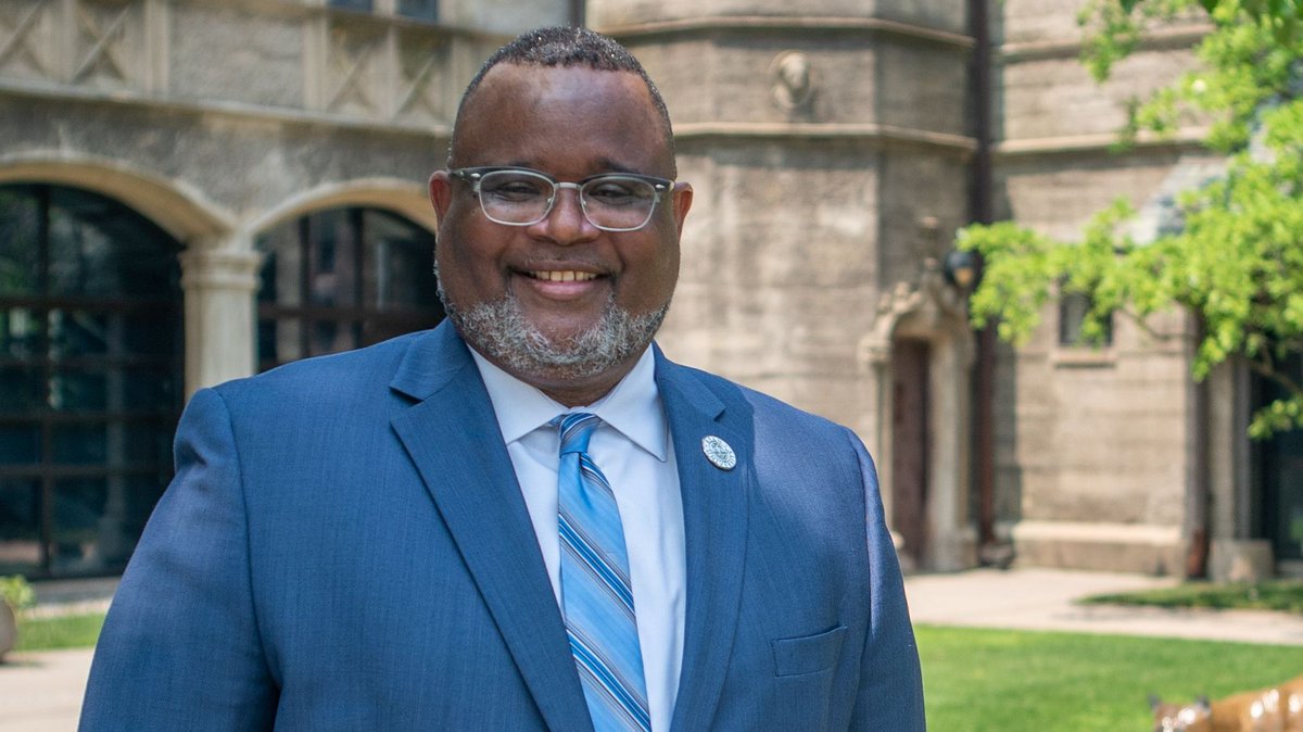 Congratulations to Kean President Lamont O. Repollet, Ed.D., <a href="/DrLRepollet/">Dr. Lamont Repollet</a>, an important voice in higher education in New Jersey who has been named to ROI-NJ’s first ROI Influencers: Higher Education list. Read more: bit.ly/31w1Wr5
