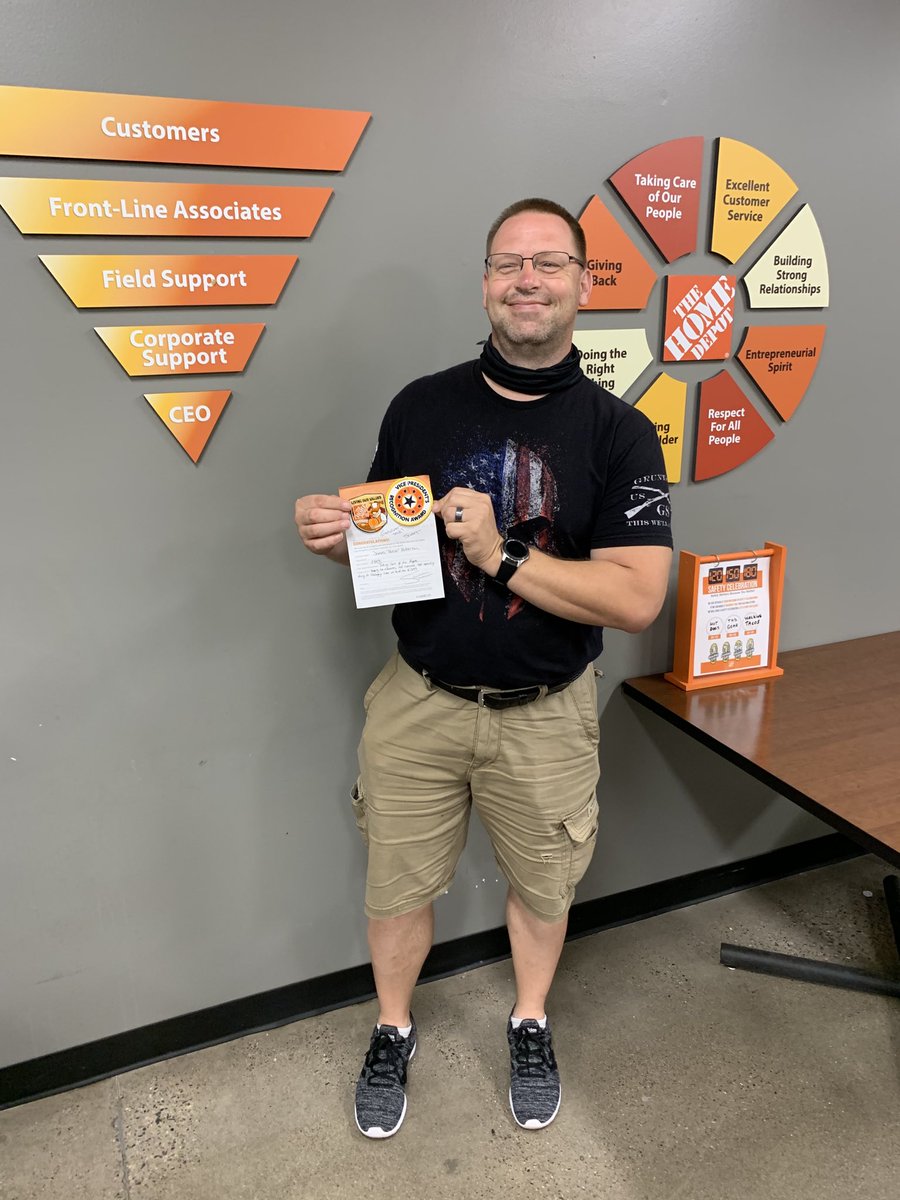 ⁦@KevinMasseyTHD⁩ ⁦<a href="/belford_melissa/">Melissa Beth Belford</a>⁩ ⁦<a href="/PaulBurroughs85/">Paul Burroughs</a>⁩ ⁦<a href="/warre_avalon/">Avalon J. W. Hutchinson</a>⁩ ⁦<a href="/HutchAPS/">HDHutcH_APS</a>⁩ ⁦<a href="/NancyKadlec/">Nancy Kadlec</a>⁩  APS James Hutchinson received the Vice President recognition award from RVP Scott S for taking care of our people. Great job Hutch!