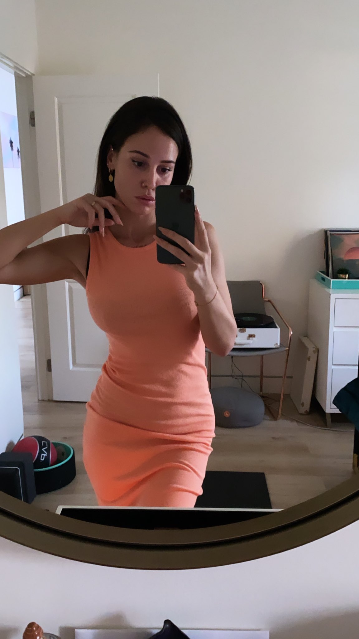 X 上的Ivy🔪：「Hi 🙂 t.coxKv30e3fJP」  X