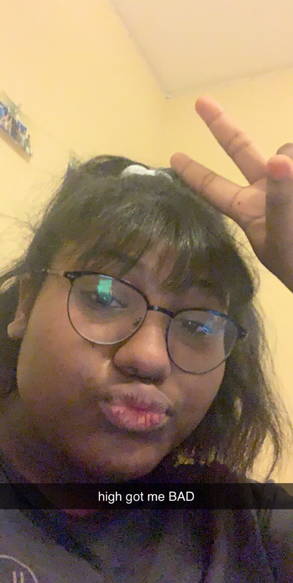 hrrsdaylight's tweet image. happy #5MonthsOfCALM  :D enjoy these of pictures before and after the streaming party AND YES MY LIPS WERE EXTREMELY CRUSTY IDK WHY THE FUCK THEY WERE DONT COME FOR ME