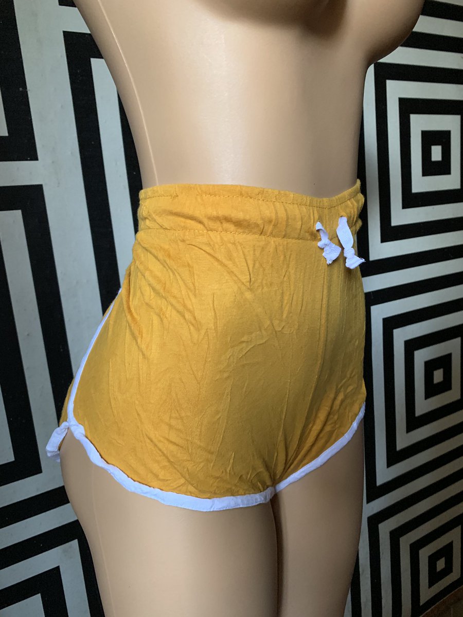 Getsexy2's tweet photo. Atmosphere shorts available✅✅
.
.
Size 8-20
Price: 800 each 

Please RT https://t.co/3p3xFGSJVW