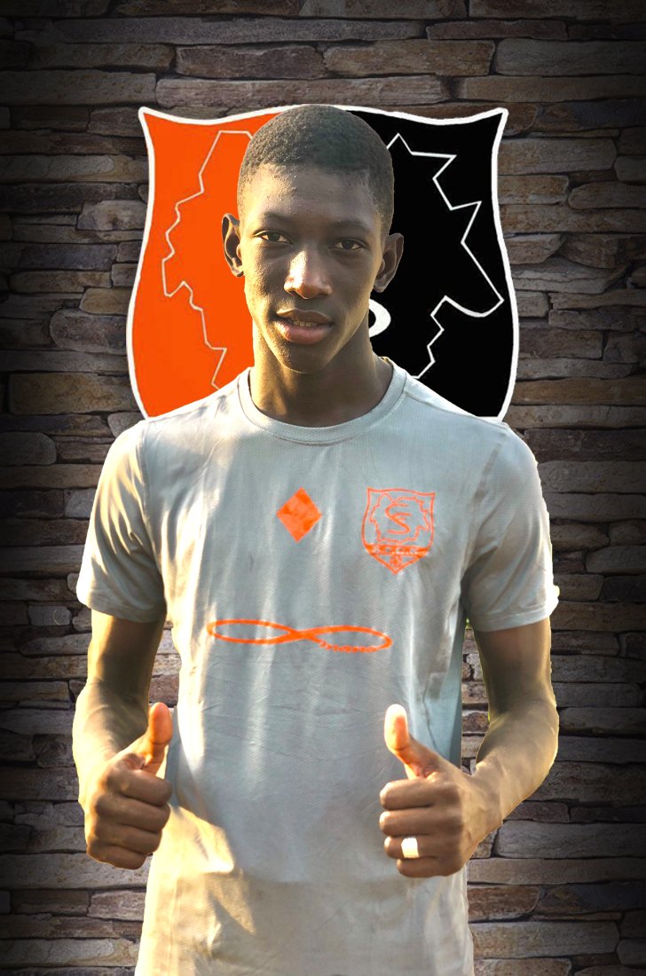 sybafootkayes's tweet photo. #Présentation_des_maillots

 Les nouveaux maillots domicile/extérieur et de l'entraînement du Centre Syba De Kayes 20/21.

#TEAM_SYBA_FC️
#AllezSyba
#ToutDonner 💪 🔴 ⚫ https://t.co/oMROx2DLlc