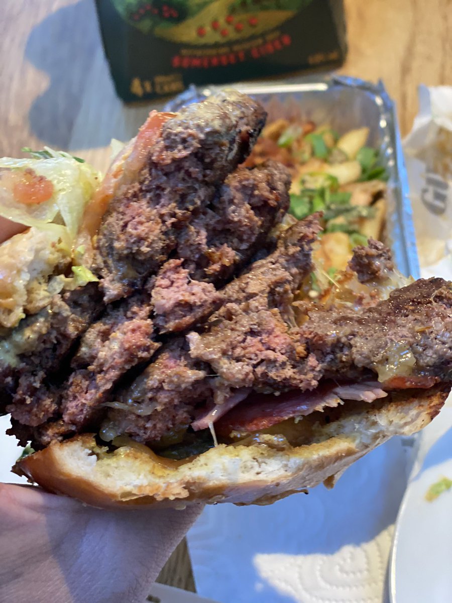 CotsBurgerClub's tweet photo. Happy #NationalBurgerDay https://t.co/qFzm6TotzG