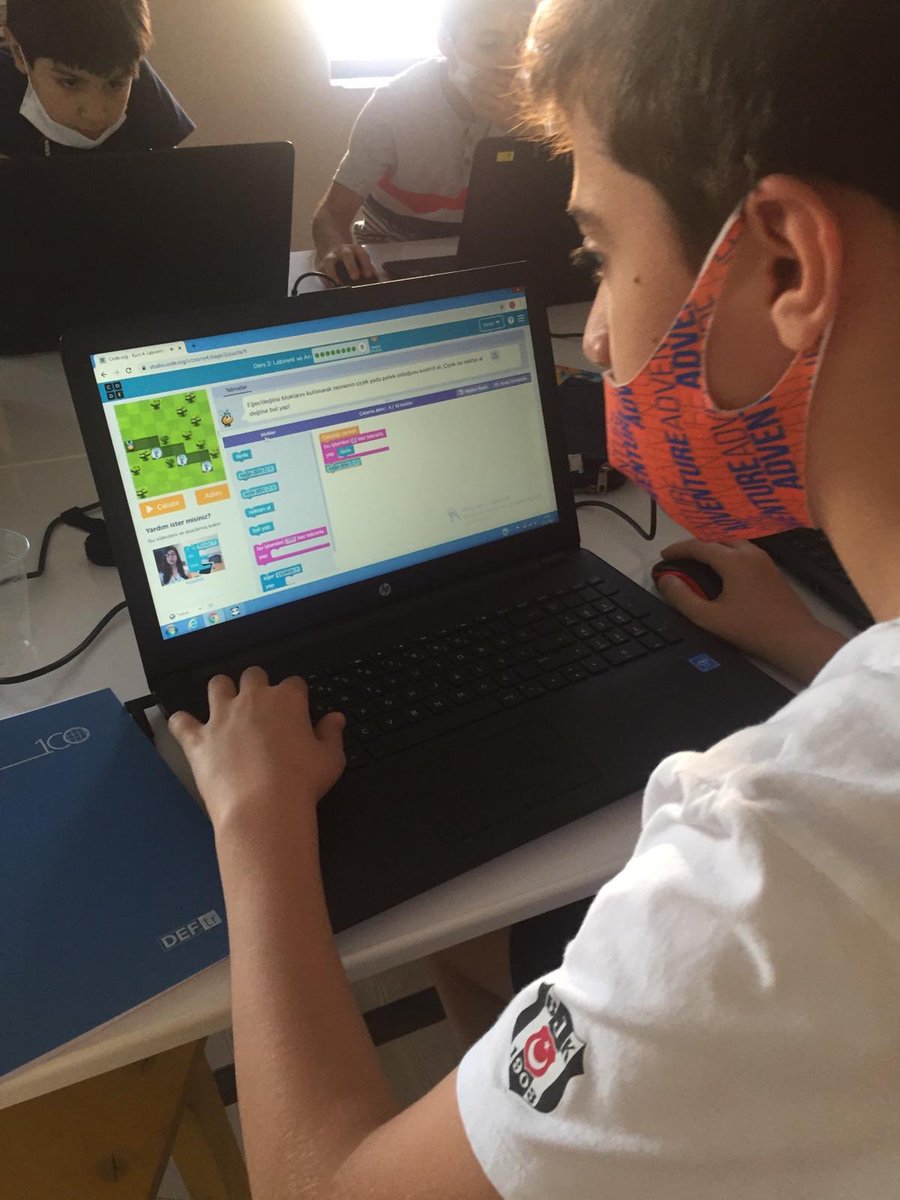 Kodlama etkinlikleri ile çocukların problem çözme becerilerinin geliştirilmesini sağlıyoruz 😊 #codeorg #3boyutlutasarım #üretençocuklaratölyesi #mblock #kodlama #robotikkodlama #bilişimteknolojileri #bilim #teknoloji #arduino #bloktabanlıkodlama #scratch #tinkercad #algoritma