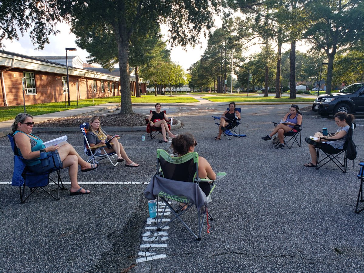 MikelleWilliam5's tweet photo. @MikelleWilliam5 @KMES_PTA @KempsMeadowsES PTA at the meadow stops for NO ONE! Special thanks to Mrs. Johnson and our dedicated PTA team!🦁 https://t.co/DD38UuyzNM