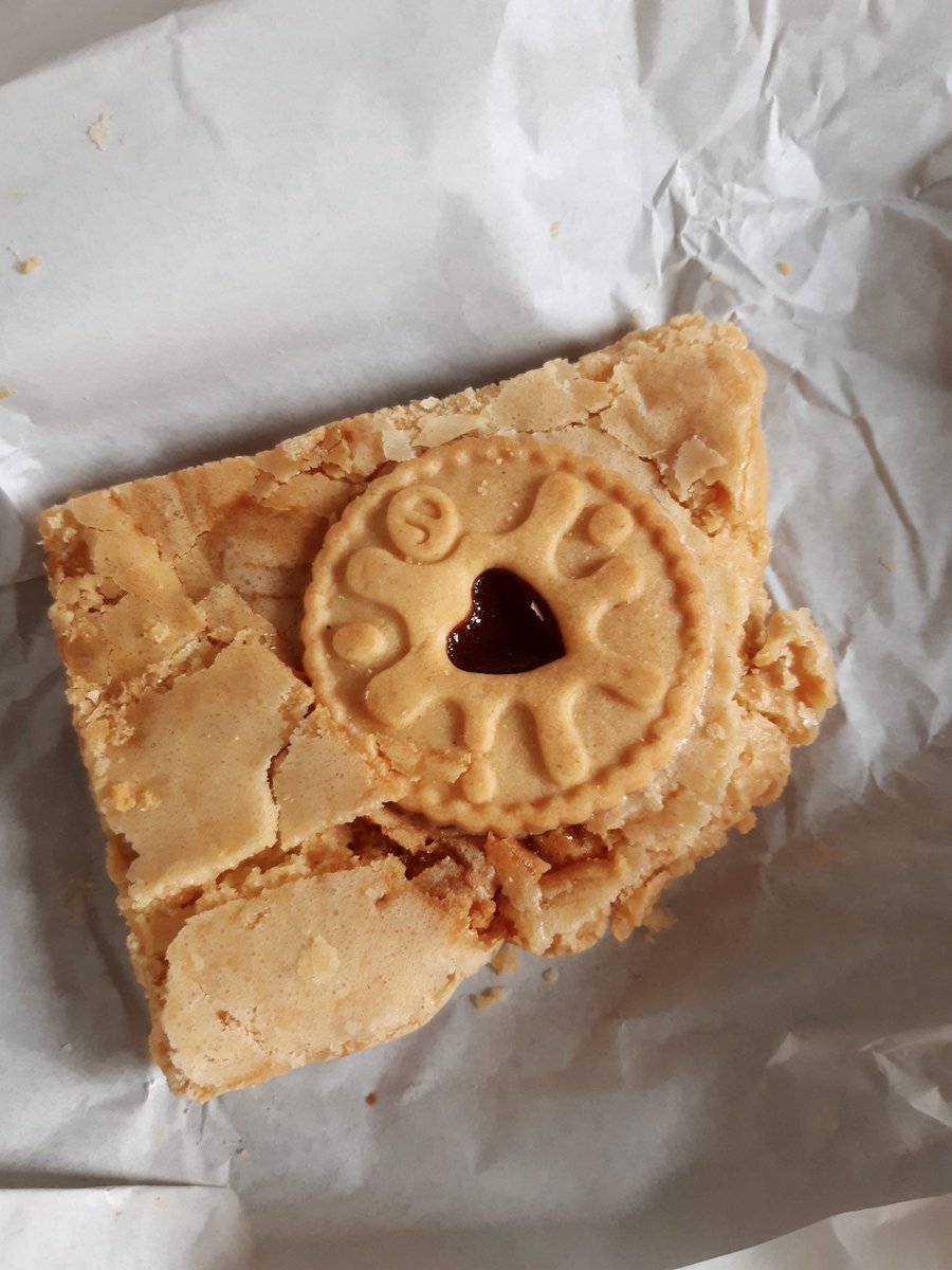 AlisonAndalucia's tweet photo. @earthsunwildair I just bought some amazing brownies from @binkyskitchen today. It’s a good job I’m not in Gibraltar every day now as I would be the size of a house!! They’re so delicious. 😋 https://t.co/PFY3Ljb0D1