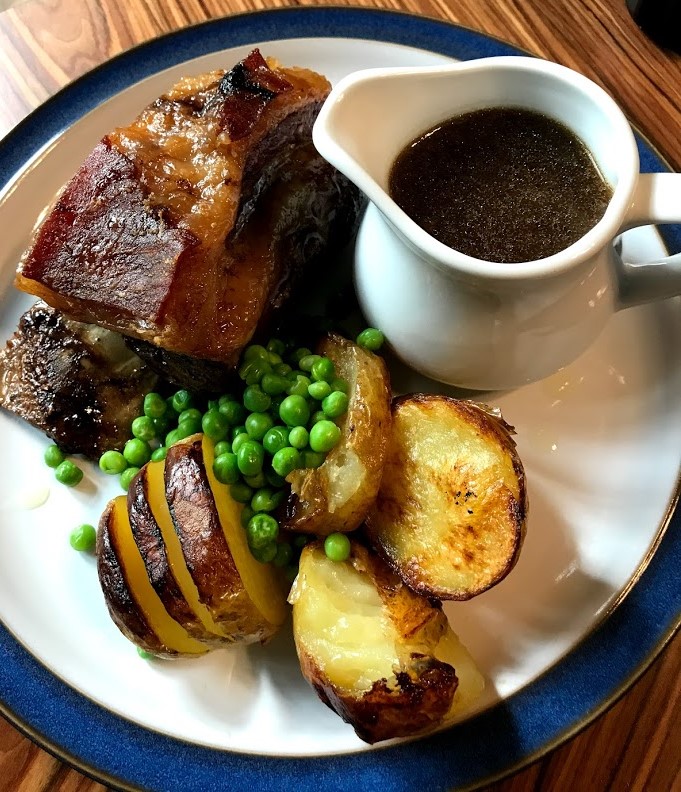 moniquephotos's tweet photo. Feeling a bit chilly so have cooked Jacobs Ladder/Short Rib plus roast pots,peas & gravy #roastdinner #shortrib #jacobsladder #eastercompton #Bristol I haven't quiye got the hang of hasslebacks yet :-) https://t.co/LHjrNmYD5z