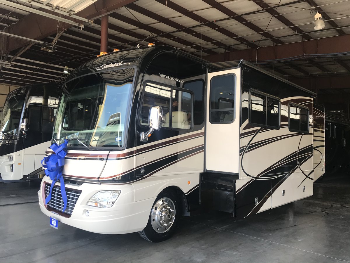 nirvc's tweet photo. Welcome the Croniser Family to our NIRVC Family! Enjoy your Big Blue Bow Day!  #NIRVC #RVingMadeSimple #RVSales #RVStorage #RVService #RVLifestyle #RVing #IndoorStorage #Motorhomes https://t.co/qLTgpHVP2I