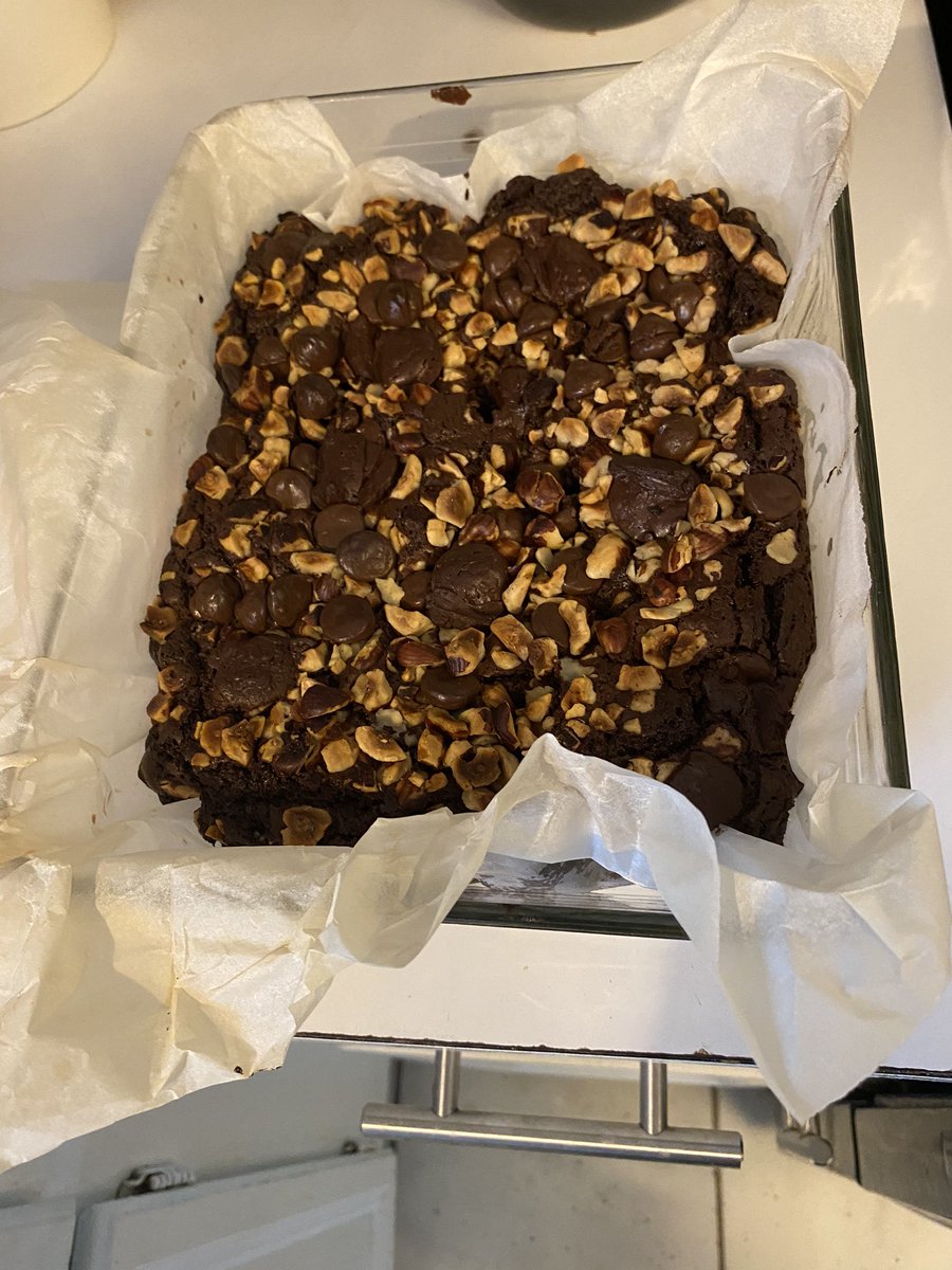 mcterzakis's tweet photo. Chocolate walnut brownies from #RecipeGirl. https://t.co/pcKEiWDm79