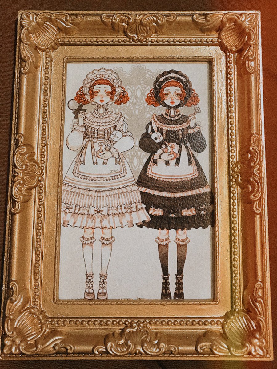 likecapo's tweet photo. 滑鼠墊與明信片，黑色愛麗絲款滑鼠墊目前完售中。 https://t.co/jOi6s5mkje