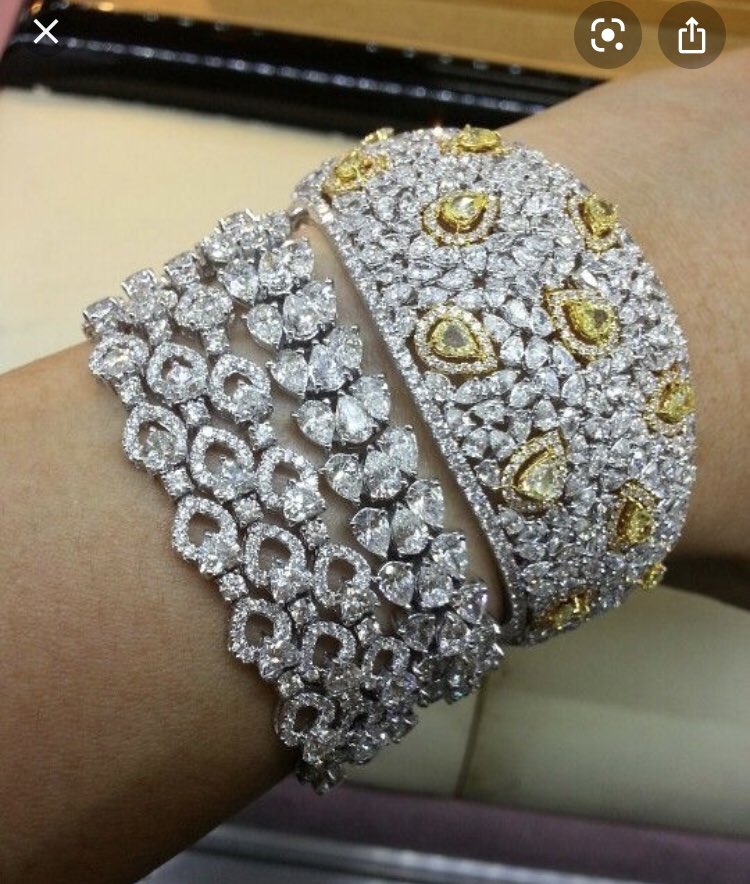 DeborahMidgley1's tweet photo. Dear @SteveFDA @realDonaldTrump :
Some women wear elaborate diamond bracelets. I wear a life line. Because I have ALS and if I fall, I can’t get up!
Think about it!
#NurOwn #EOforALS #alstragedy #ENDALS https://t.co/W9AdCvgOnl