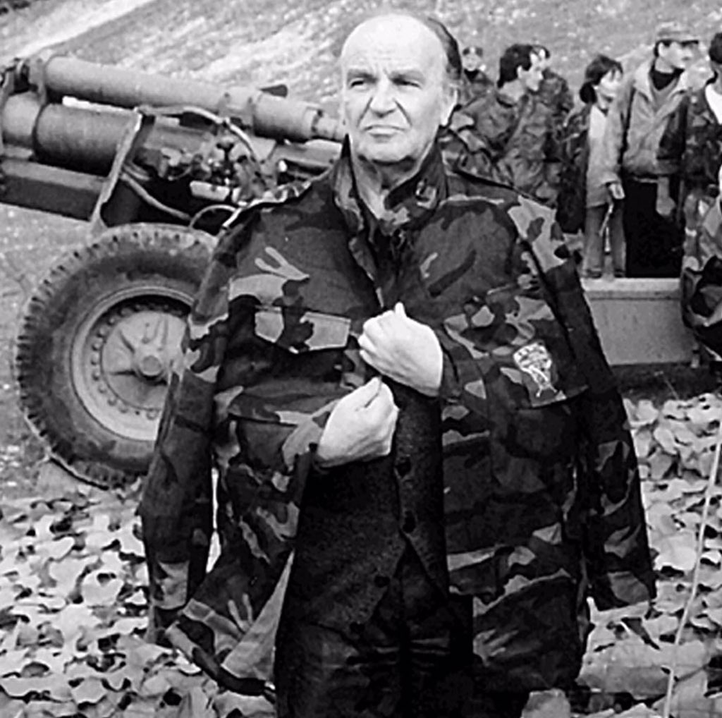 "Ben Avrupa’ya giderken kafam önümde eğik gitmiyorum. Çünkü çocuk, kadın ve ihtiyar öldürmedik. Çünkü hiçbir kutsal yere saldırmadık. Oysa onlar bunların tamamını yaptı. Hem de Batı’nın gözü önünde; Batı medeniyeti adına."