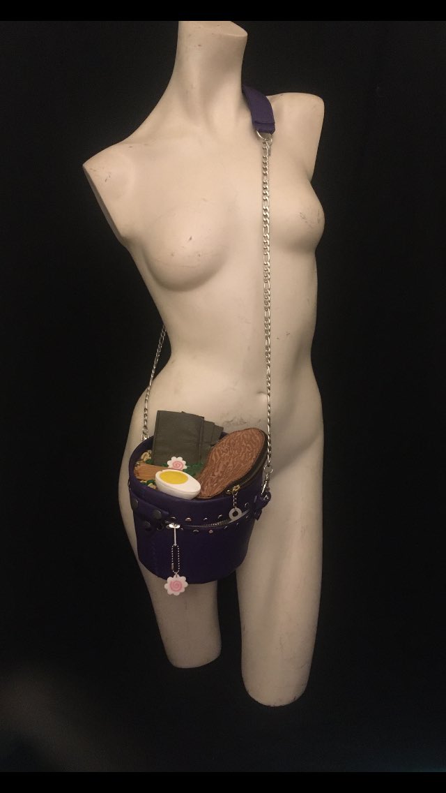 MiaChavi's tweet photo. Purple Ramen Purse, by MiaChavi Geekery. 2020 #MiaChaviGeekery #ramen #UniqueGifts #MiaChavi #purple #ONEOFAKIND #uniquepurse #handmade #handmadefashion #ramenpurse https://t.co/10CwpeWWts