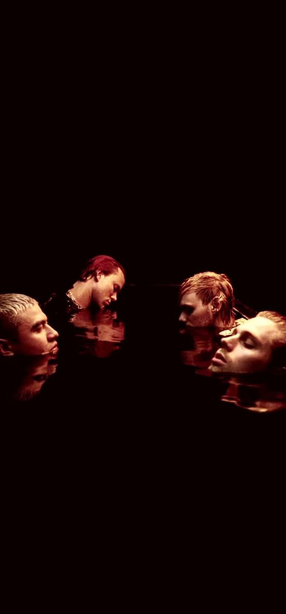 blackmoon106's tweet image. #5MonthsOfCALM É UNO DEI MIEI ALBUM PREFERITI MA LA COSA CHE MI CHIEDO È... MA SONO GIÀ OASSATI 5 mesi?