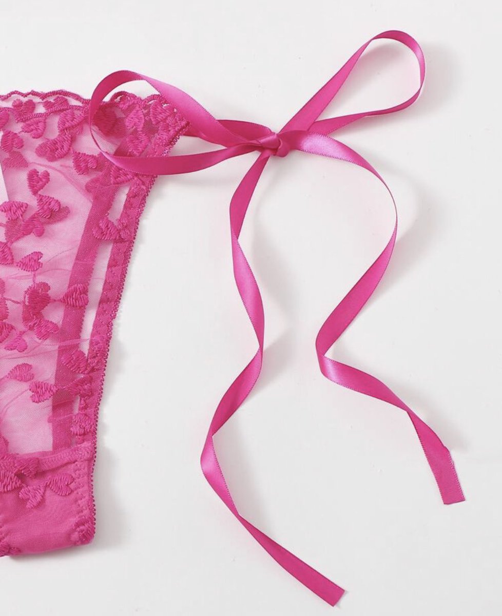hiiambriiittttt's tweet photo. GiveAway Time 💕💓 

Whoever retweets this will be entered to win this set Size(Small,medium,large)  

You Have Until Midnight. I’ll Pick A Winner Tomorrow @ 11 https://t.co/0IvKn2HnMQ