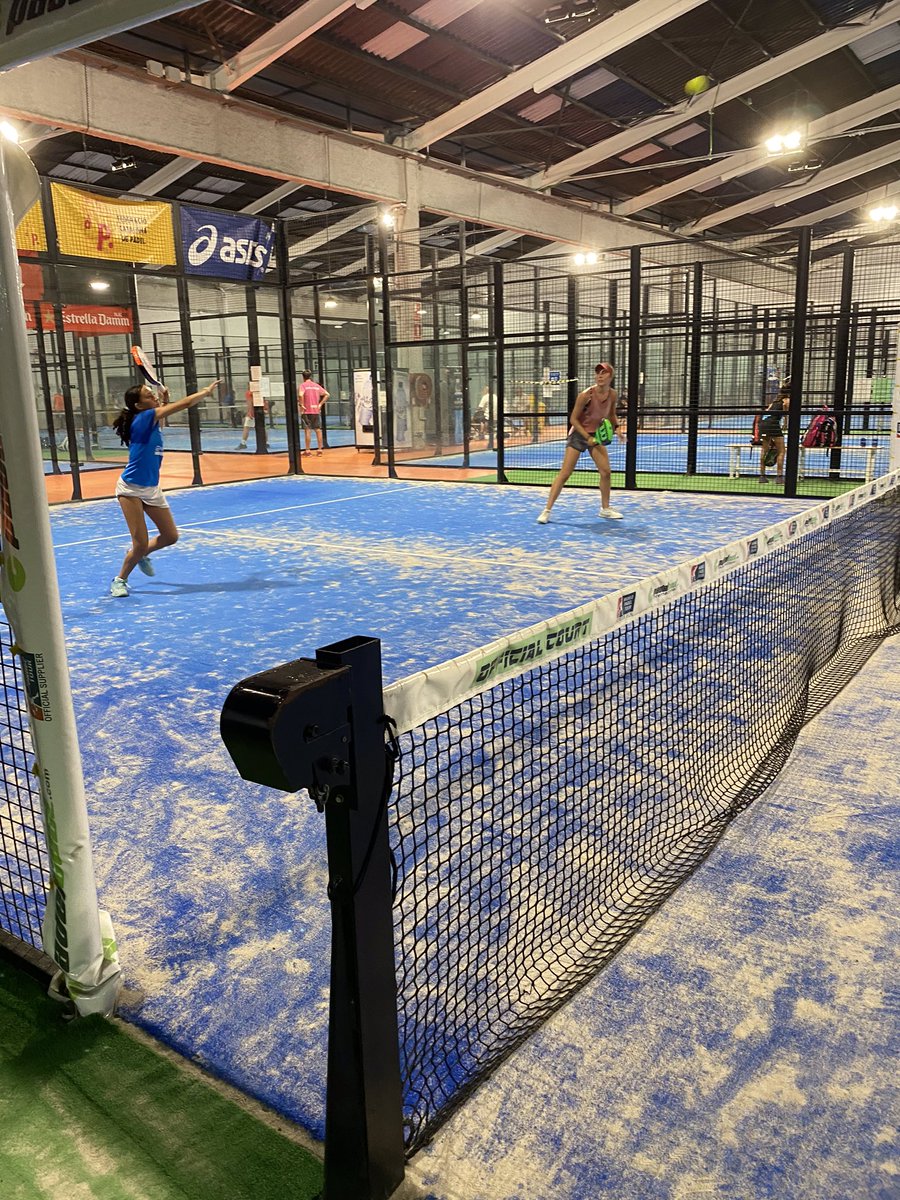 FCatalanaPadel's tweet photo. I #SGranSlamFCdP #MenorsFCdP
📍@TgnPadelindoor
En joc els diferents encreuaments a totes les categories d’aquesra cita després de les vacances d’estiu
El nivell del nostre pàdel de menors estem segurs donarà molts exits al nostre esport
Jugueu i disfruteu, és el més important https://t.co/q3rRHS418Q