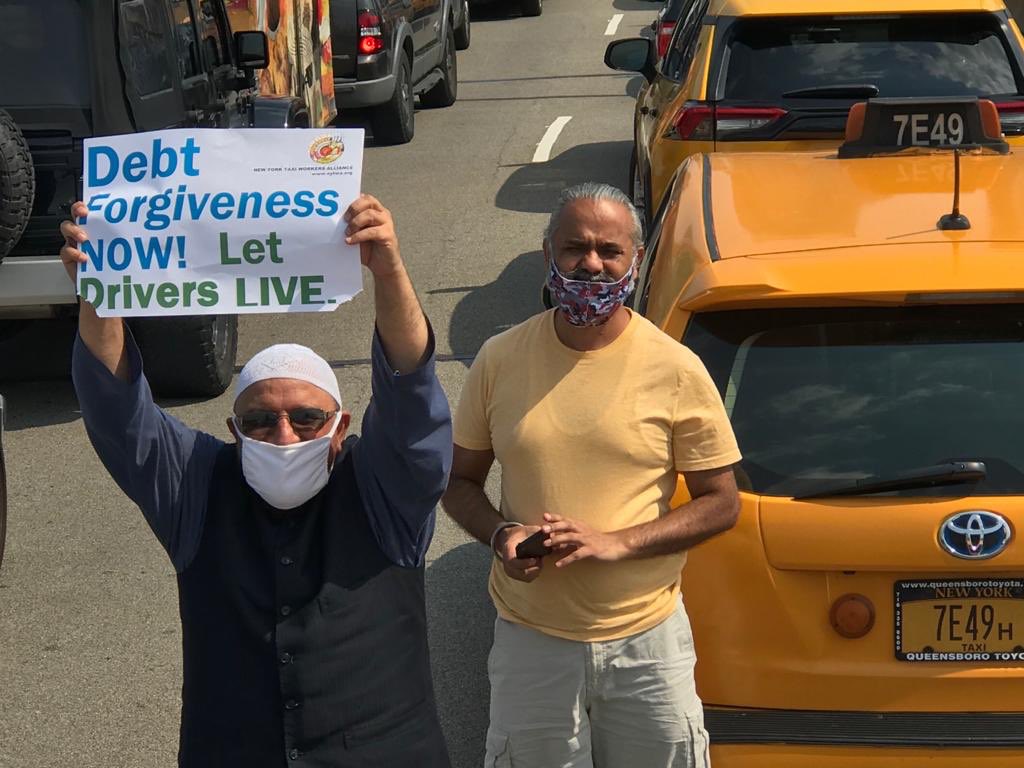 NYTWA's tweet image. SHUT IT DOWN! Yellow cab drivers are protesting on the Queens Borough Bridge demanding debt relief so we can live!