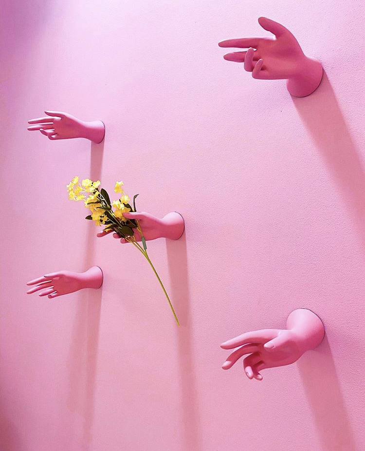 WomanishExhibit's tweet photo. Feeling gooddd since the WOMANISH experience opens September 3rd! 💝✨✨ Tickets 🎫 for the Grand Opening of @wearewomanish #Exhibit are ON SALE Now!! Flying fast 💨 Visit here {link} to purchase! https://t.co/YurDljfeMk https://t.co/DYLFywlL2R