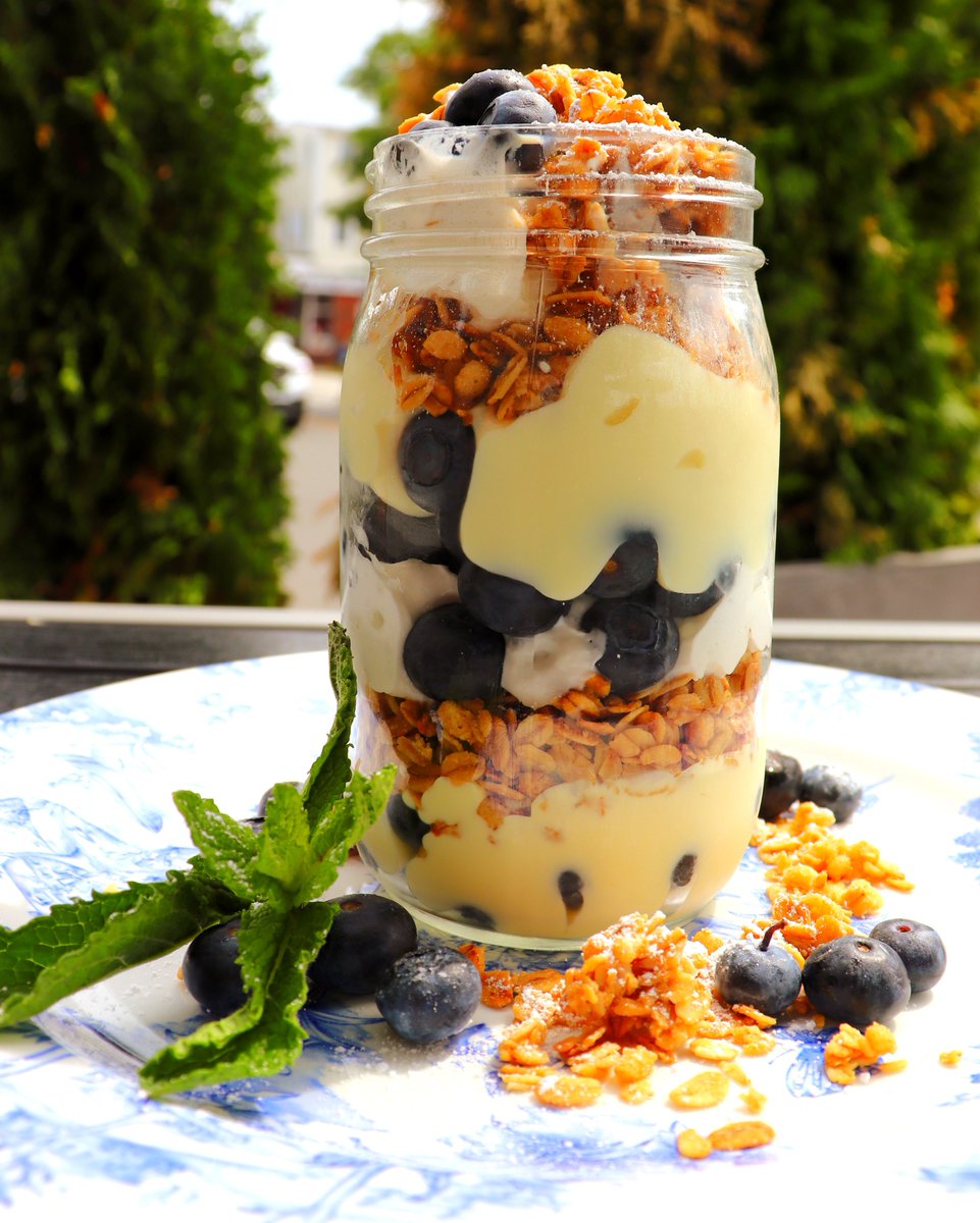 The New Mason Jar Dessert flavor is.... ✨Blueberry Lemon Oatmeal Crumble✨ Available after 4 PM starting today for dining in or taking out!