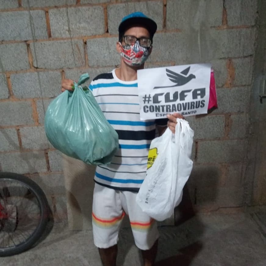 cufa_es's tweet photo. A quarta-feira (26) também foi de distribuição de verduras em Cobi de Cima, Vila Velha/ES.

Uma ação entre amigos permitiu que nossas lideranças na região entregassem 90 kits para cadastrados na CUFA.

#cufacontraovirus #cufabrasil #cufaes #favelaépotência #aculse #maesdafavela https://t.co/vwARpN6OSD
