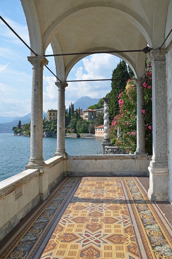 This balcony view based in Italy, is so beautiful 😍