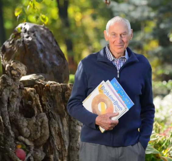 SamisFoundation's tweet photo. We are inspired by the philanthropy and vision of Harold Grinspoon! Samis was proud to partner with JCamp 180 and provide $143K in COVID-19 relief matching grants to our local Jewish camps. Read more about Harold here: https://t.co/gi5sxXGJeq #philanthropy #jcamp180 #samis https://t.co/lQ29GZCzTy