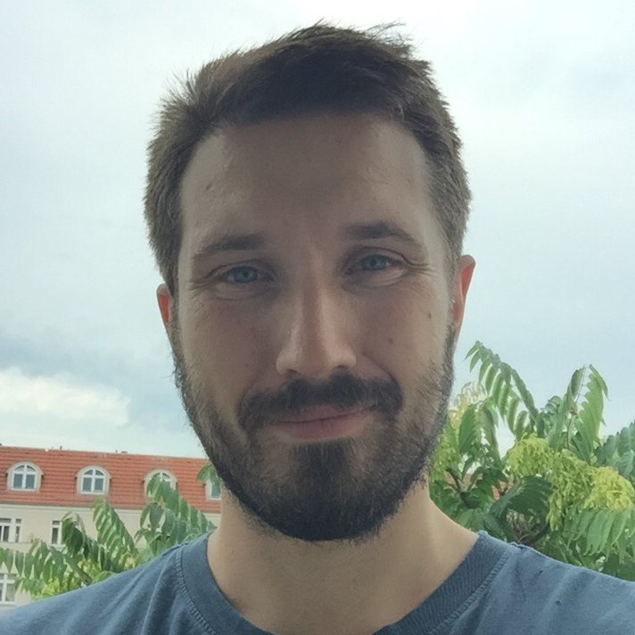 Welcome to Jonathan St-Onge (@jonSO_)! He just joined the <a href="/css_cmb/">Computational social science team at CMB</a> team for a PhD in computational social science  under the supervision of <a href="/camcam/">Camille Roth @camcom.bsky.social</a>. His research focuses on the structure and dynamics of socio-semantic systems in digital niches. More info> cmb.huma-num.fr/welcome-to-jon…