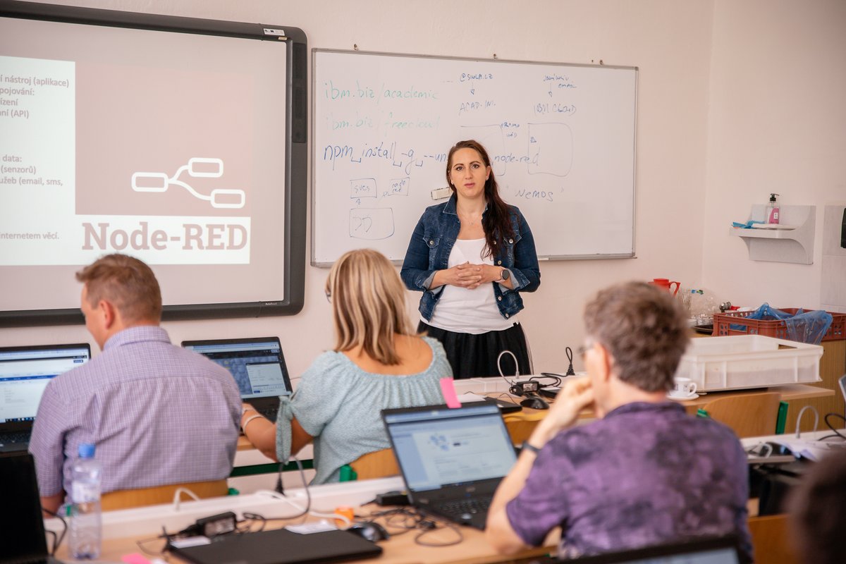 #TrainTheTrainer for #PTECHteachers had two guests. The first one was @JitkaRoupcova from @BoschDiesel our #IndustryPartner We are super happy to have her on board! Czech #PTECHnetwork rocks! 
#girlsPower #STEM #PTECH #WeArePTECH #CzechRepublic #GoodTechIBM @PTECHNETWORK #IBM