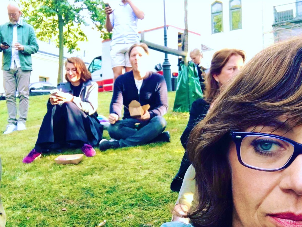 Hedda Krausz Sjögren (@heddainsa) on Twitter photo Coronasäkrad release
~ Övergivenheten ~
Elisabeth Åsbrink flyttar in i romangengren en vacker sensommarkväll med <a href="/Bokforl_Polaris/">Bokförlaget Polaris</a>
#sefardi #ladino #sephardic #history Coronasäkrad release
~ Övergivenheten ~
Elisabeth Åsbrink flyttar in i romangengren en vacker sensommarkväll med <a href="/Bokforl_Polaris/">Bokförlaget Polaris</a>
#sefardi #ladino #sephardic #history