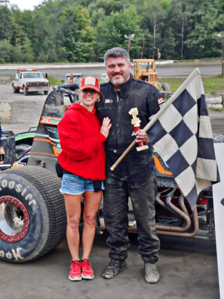 BerryTunk's tweet image. Been winning with @XXXRaceCo 
Picked up the feature win last week out with it🏁