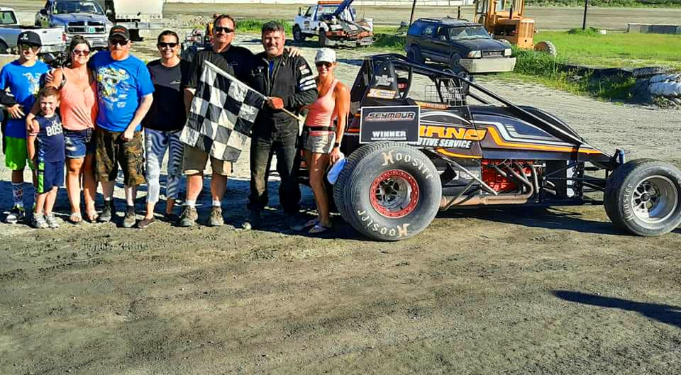 BerryTunk's tweet image. Been winning with @XXXRaceCo 
Picked up the feature win last week out with it🏁