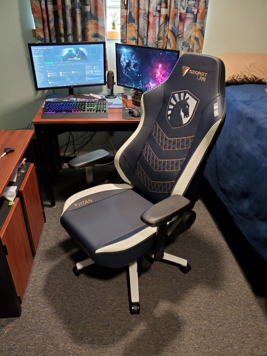 KnifeXParty489's tweet photo. Just got this in, easy to put together and comfortable to sit in. Course I got to rock the #TeamLiquid #Secretlab. https://t.co/OYB0Fv2PsF