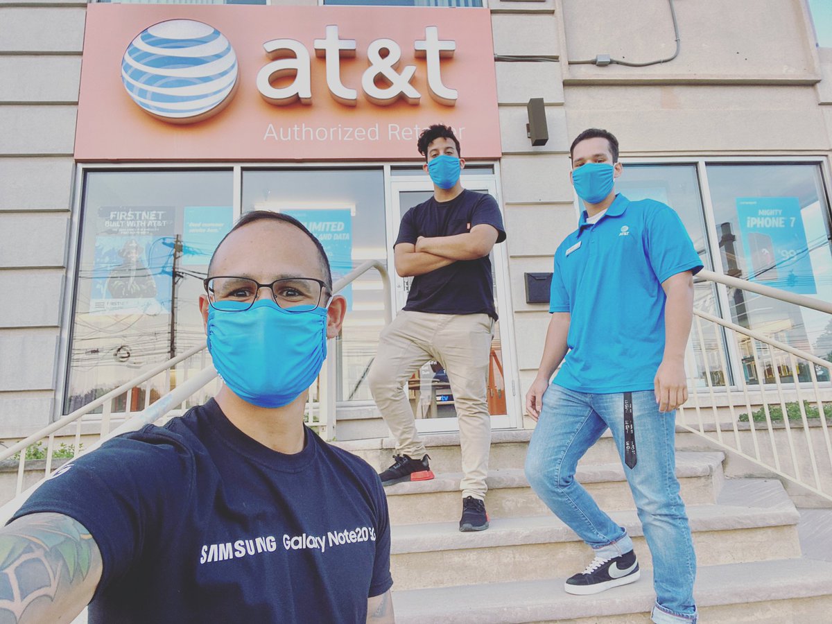 RIrarragorry's tweet photo. My new friends at #WirelessChoice in Avenel NJ! So grateful to have the opportunity to #connect with this team. The Store Manager Domingo is a π! Looking forward to keeping in touch and sharing best practices. π #AROE #OneNYNJ @InnaVeltman @LillardDerick @jessicamcarval https://t.co/RQtn2DvCjp