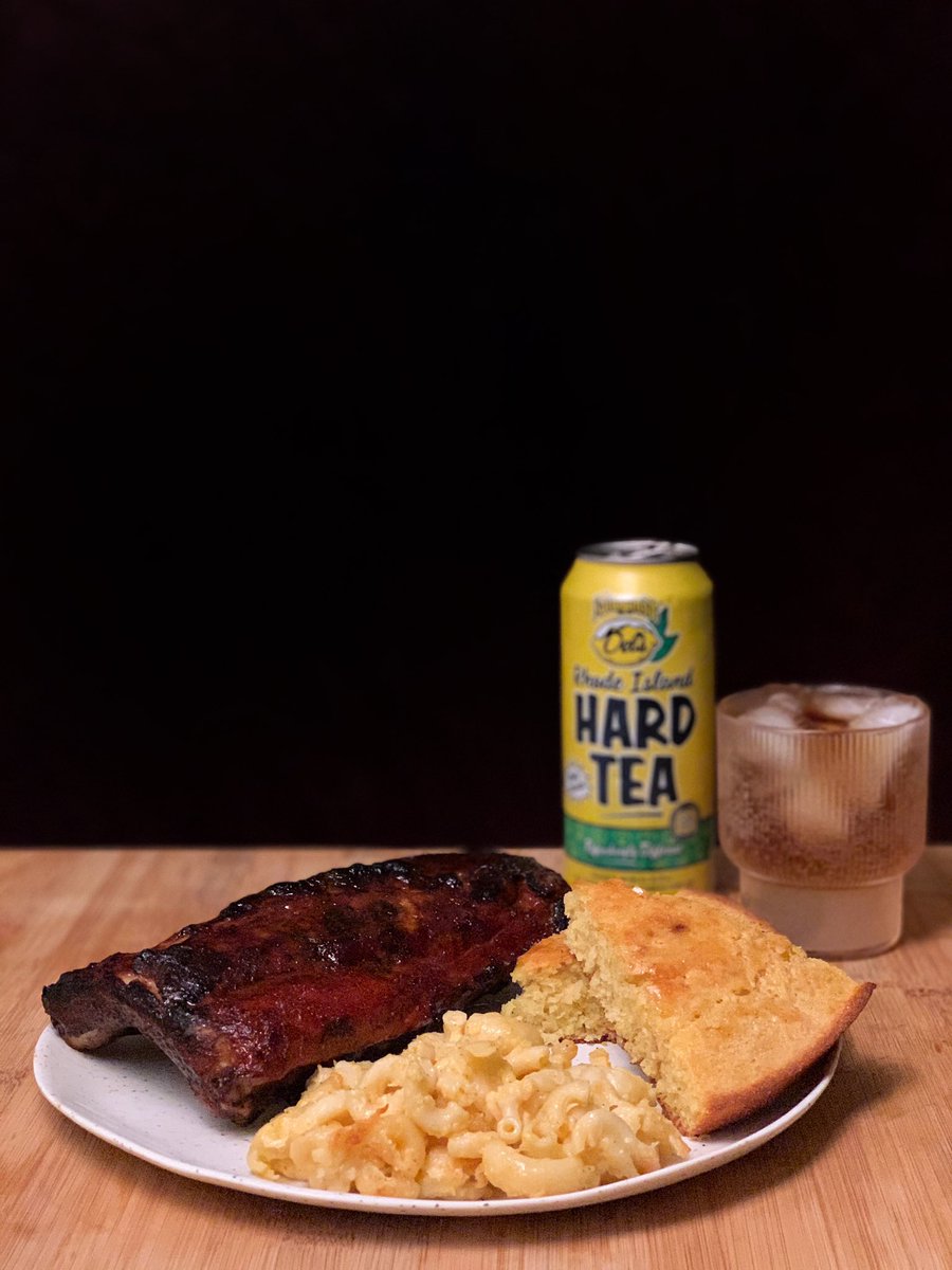 got a half rack of ribs very on sale then slow roasted them in the oven and realized that my leftover mac & cheese created a moral imperative for me to make cornbread with pickled jalapeño honey butter gansett & del’s hard tea arnold palmer in the glass  #humblebragdiet