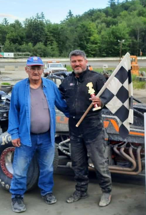 BerryTunk's tweet image. Victory Lane with Dad
#FeatureWinner #2020