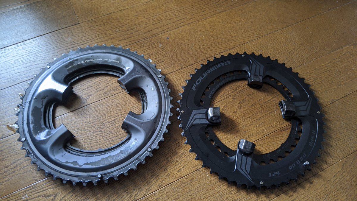 Uni_Mofu210's tweet photo. ずっと52tに変えたかったけど、ultegra チェーンリングのキモクリアランス問題があるから変えたくなかった。
よくわからんメーカーの無駄に高いチェーンリングみつけたからやっと52tにできる。
#FOURIERS
#ULTEGRA
#キモい https://t.co/OrpIGqFx1i