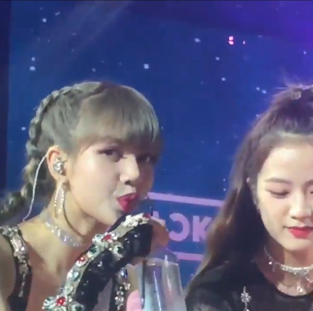 The way she gave water to Jisoo first and then sipped on it with that smirk on her face
