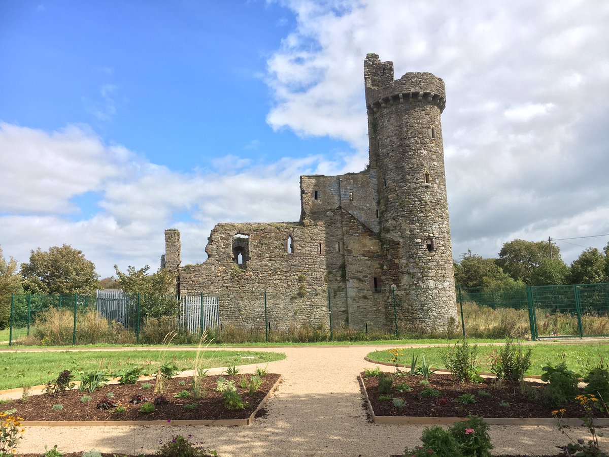 cbbarlow's tweet image. Passing by Fethard Castle on a Wexford road trip. #MakeABreakForIt #staycation