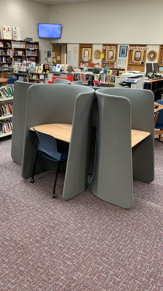 MeganHuenemann's tweet photo. I got my last 2 workstations up! #norristitans #getstudying https://t.co/oXAdiphVxo